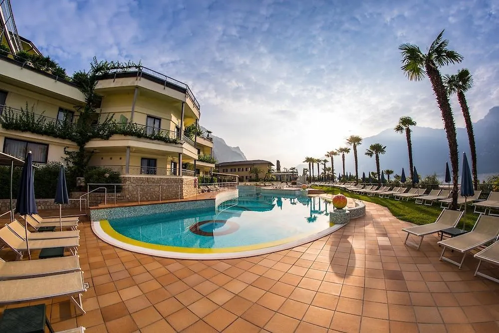 Hotel Royal Village Limone sul Garda