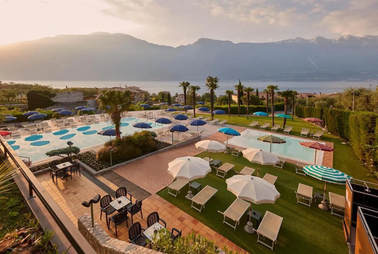 Hotel Royal Village Limone sul Garda 4*,