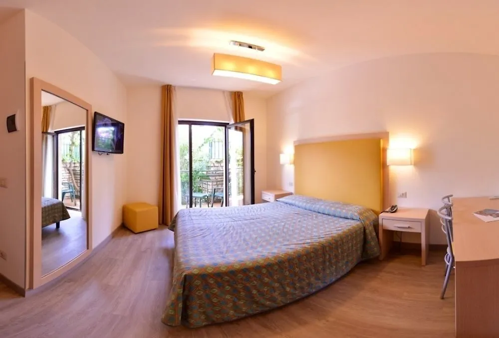 Hotel Royal Village Limone sul Garda 4*,  Italien