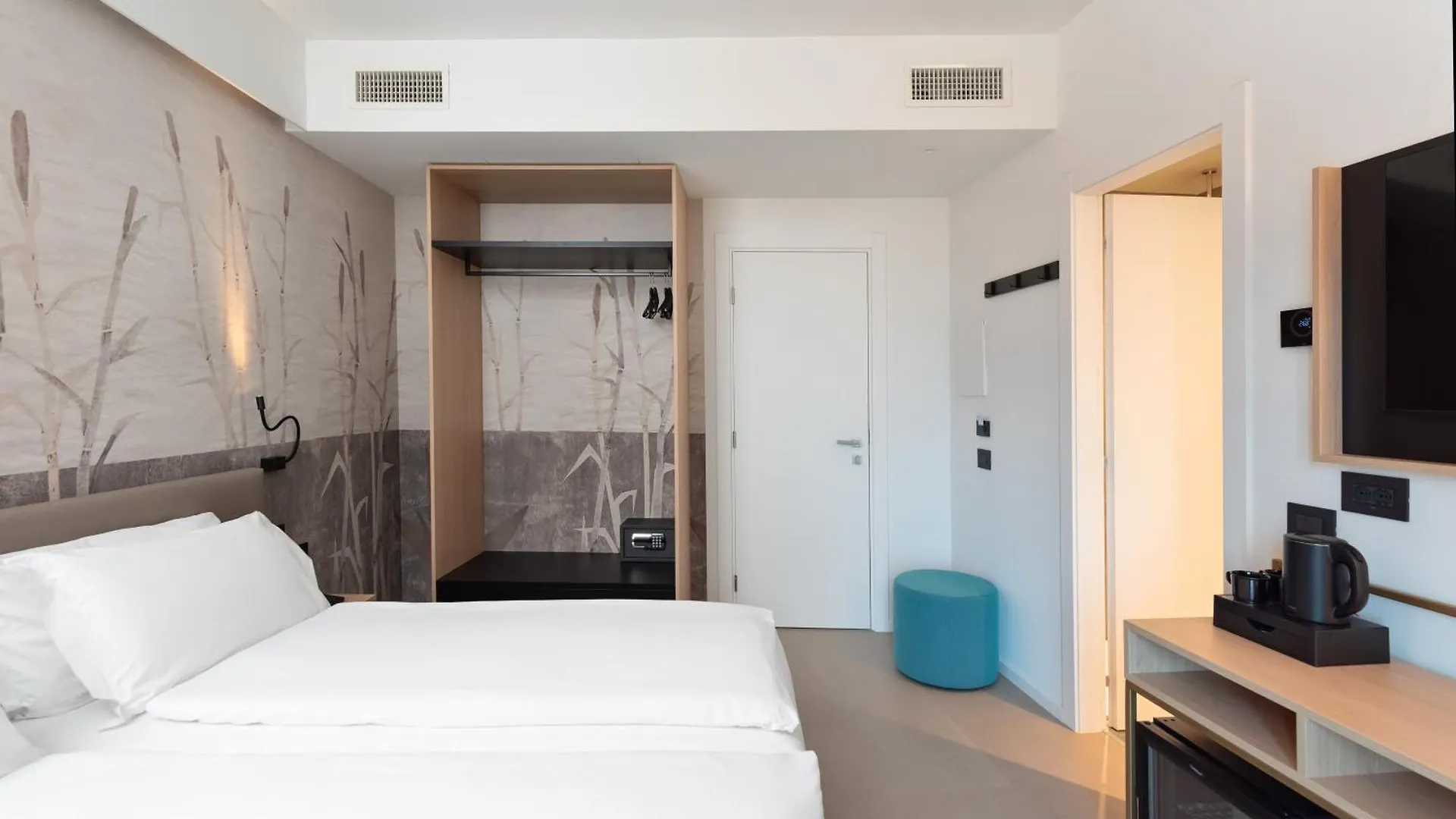 Hotel Royal Village Limone sul Garda 4*,  Italy